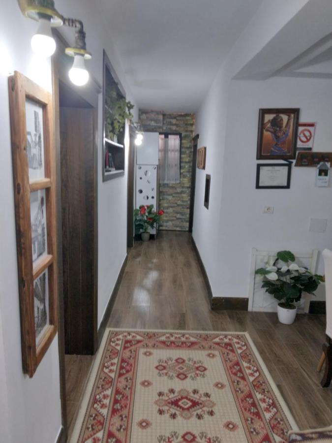 בראט Hotel Omer מראה חיצוני תמונה