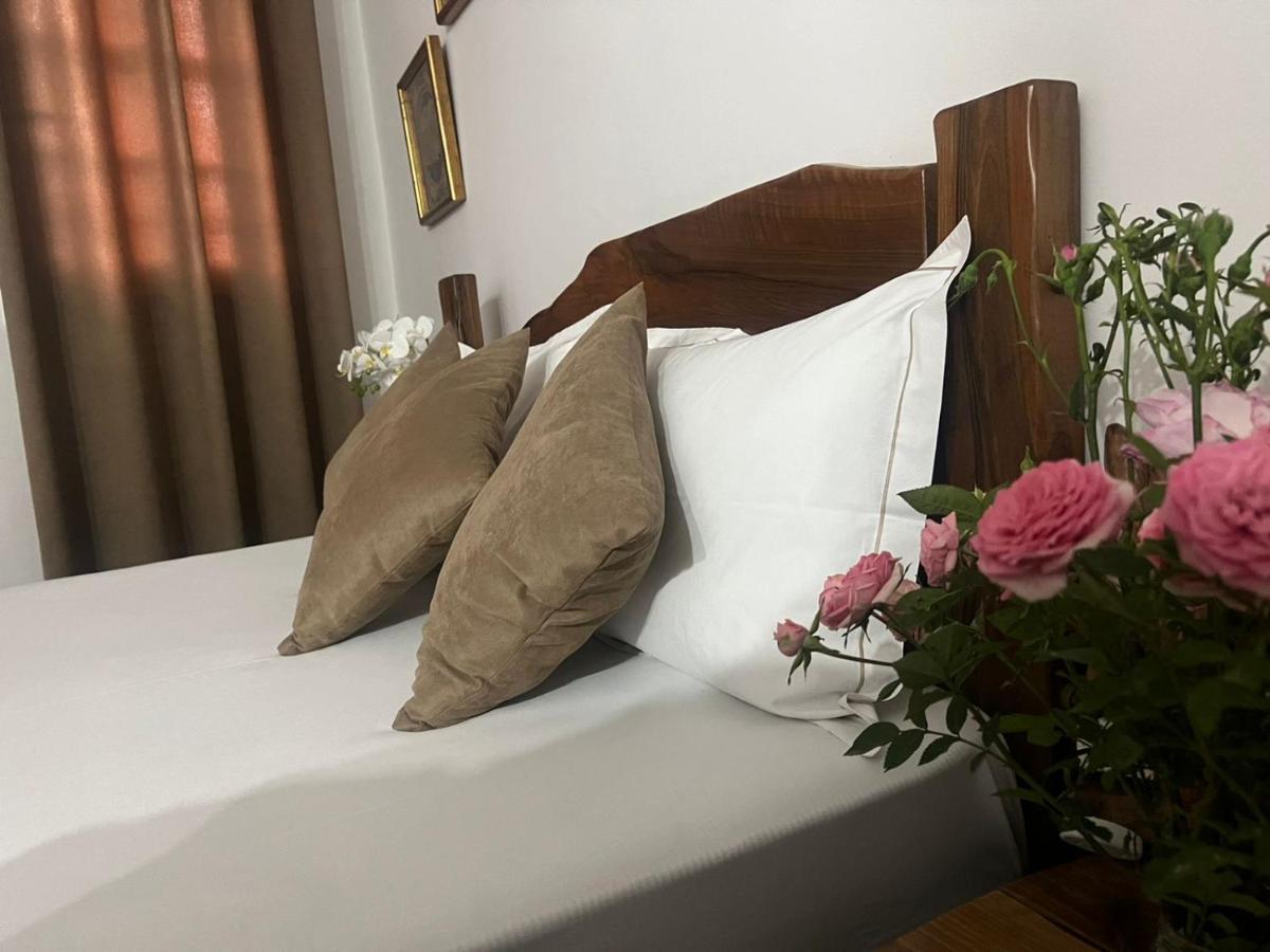 בראט Hotel Omer מראה חיצוני תמונה