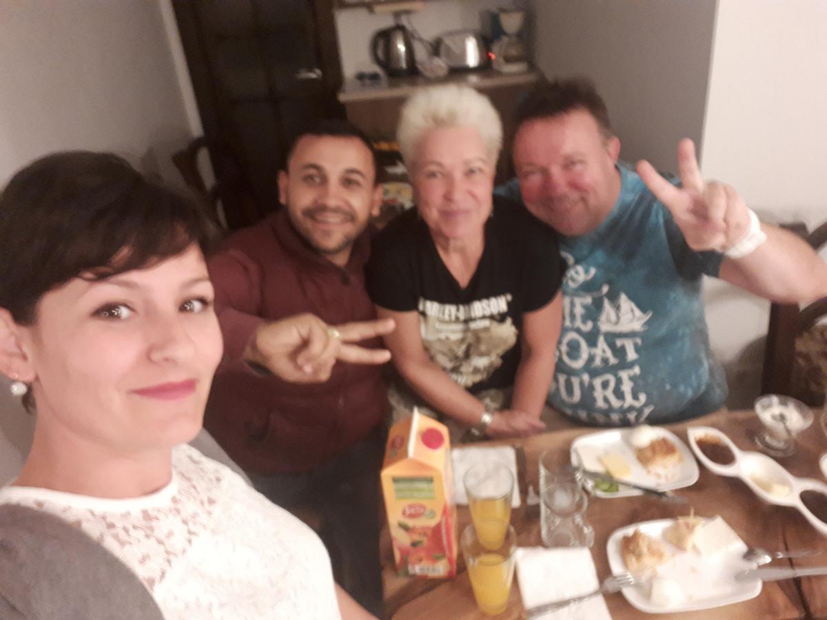 בראט Hotel Omer מראה חיצוני תמונה