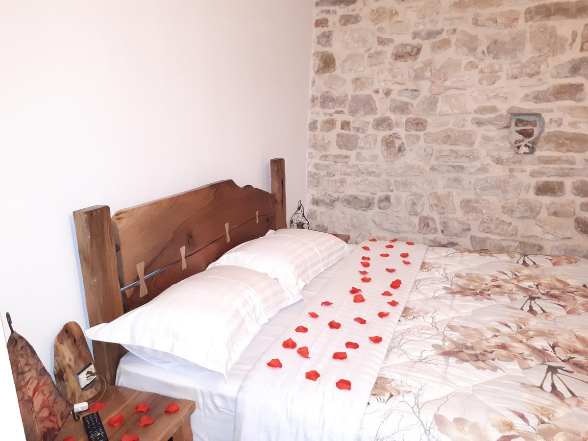בראט Hotel Omer מראה חיצוני תמונה