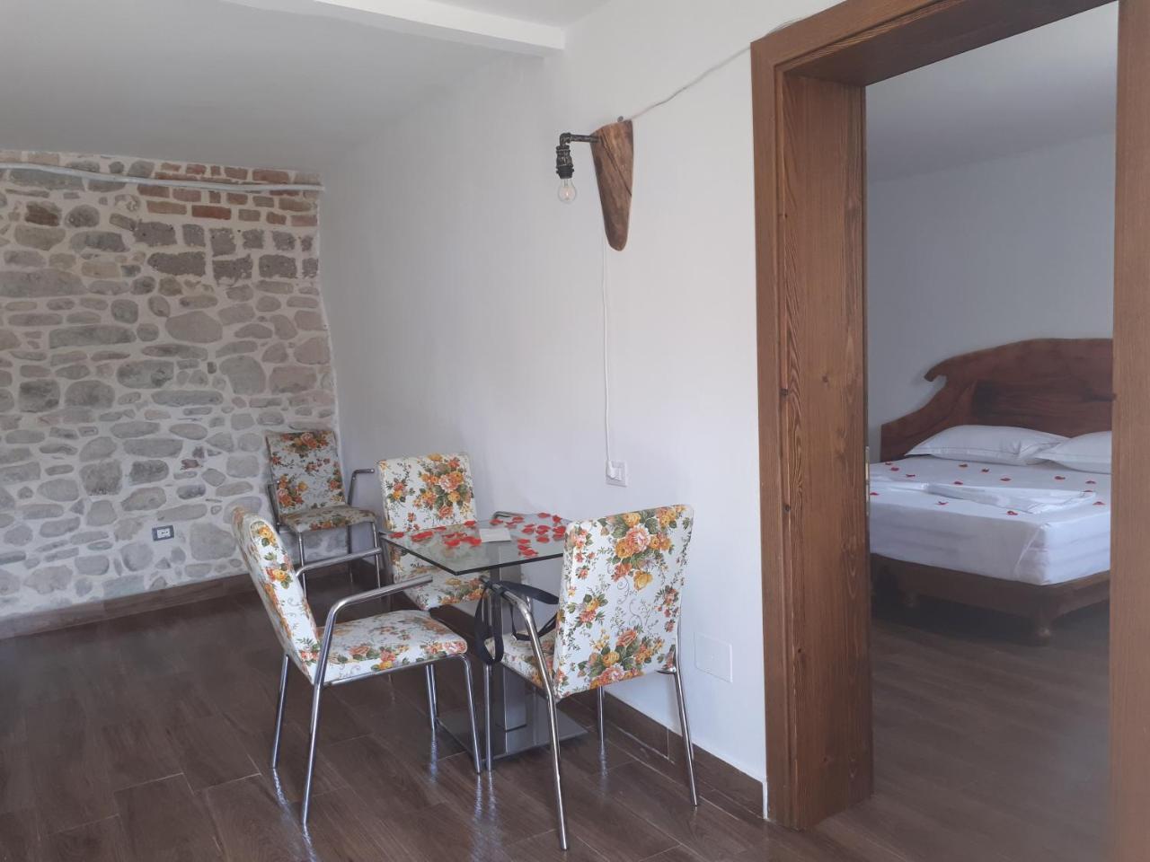 בראט Hotel Omer מראה חיצוני תמונה