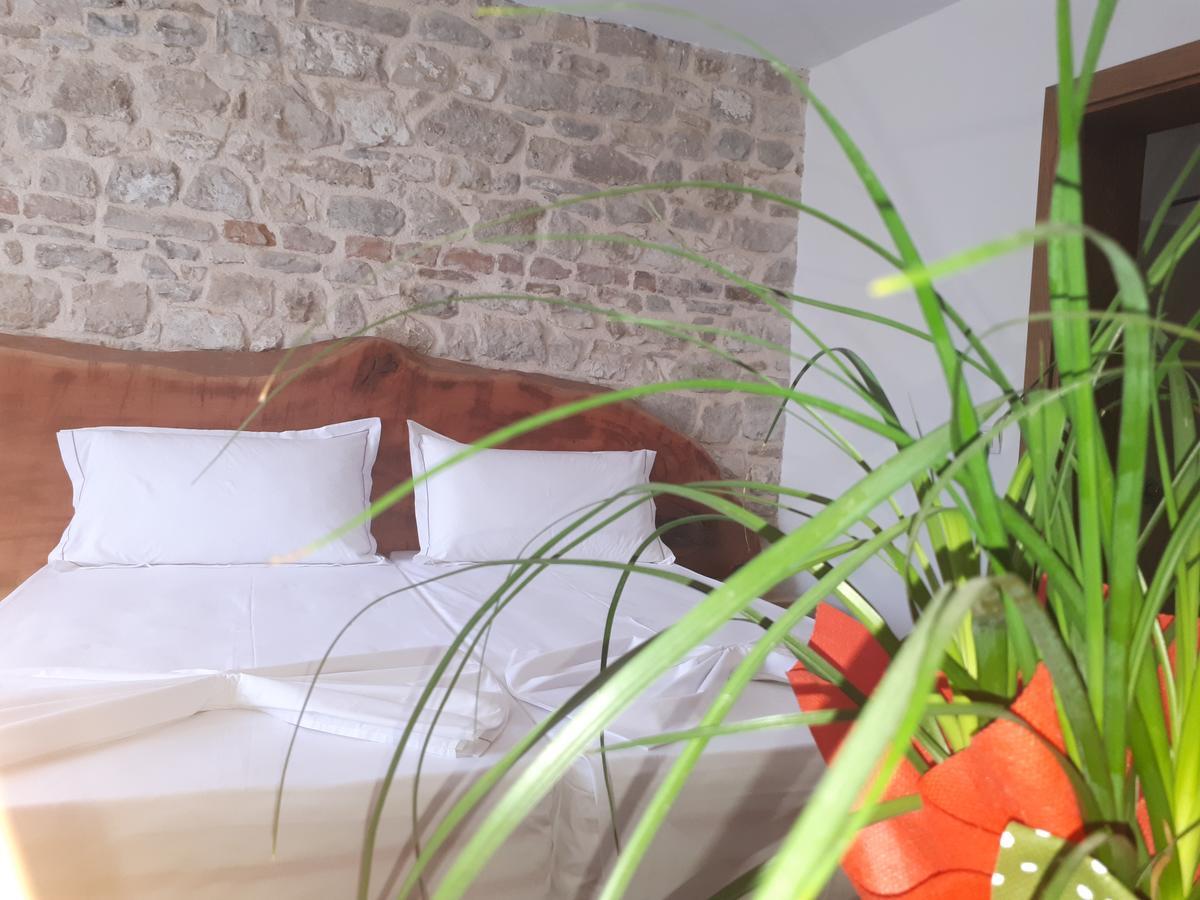 בראט Hotel Omer מראה חיצוני תמונה